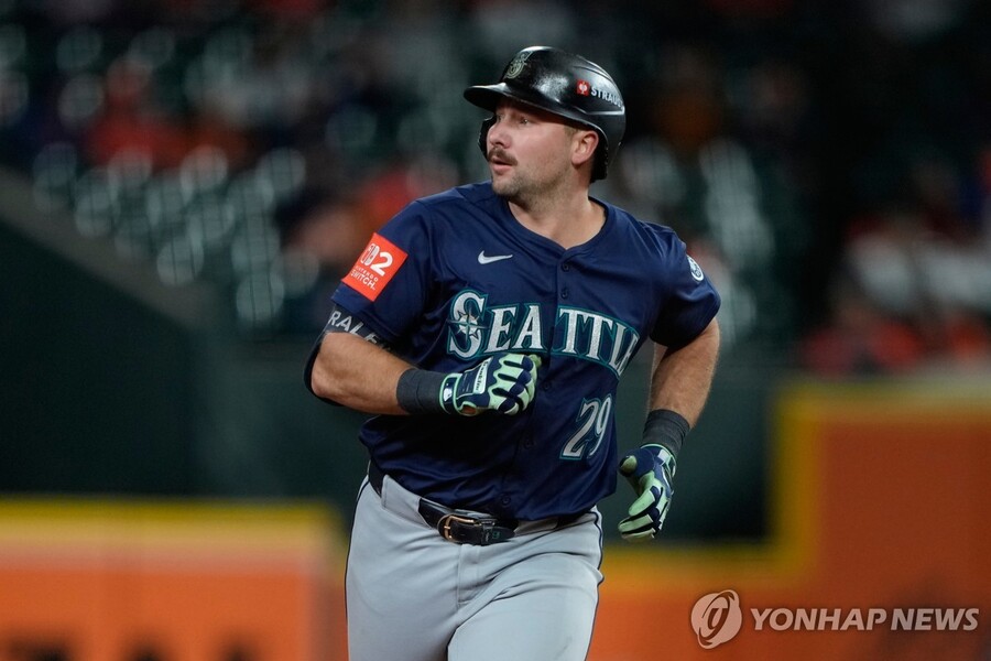 ▲ '홈런왕' 롤리의 쐐기 홈런을 앞세운 시애틀이 디트로이트를 8-4로 꺾었다.ⓒ연합뉴스 제공