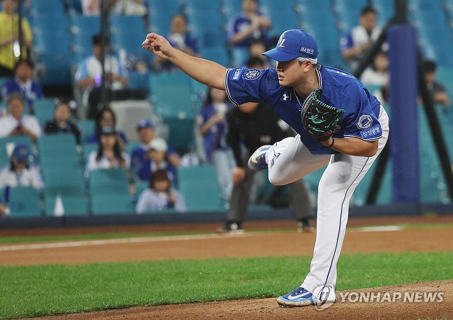 ▲ 준PO 1차전 선발 중책은 각각 최원태(삼성)와 미치 화이트(SSG)가 맡았다.ⓒ연합뉴스 제공