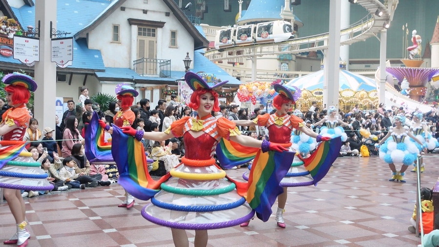 ▲ “롯데월드 퍼레이드, 충장축제서 즐기자”ⓒ광주시 동구청 제공