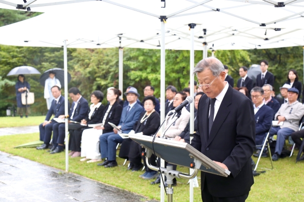 ▲ 이봉창 의사 순국 93주기 추모식에서 추모사를 낭독하는 정수용 이봉창의사기념사업회장.ⓒ이봉창의사기념사업회 제