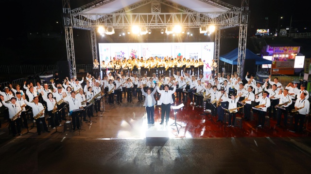 ▲ 100인의 섹소폰 공연ⓒ안성시 제공