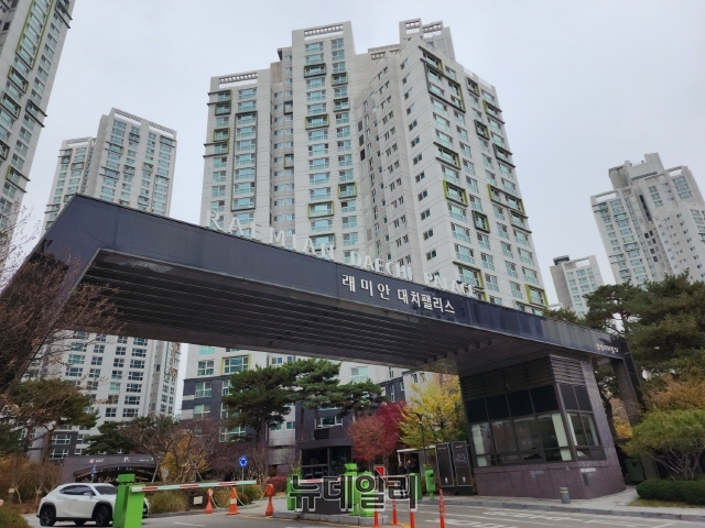 ▲ 강남구 대치동 '래미안 대치 팰리스'ⓒ뉴데일리 ▲ 강남구 대치동 '래미안 대치 팰리스'ⓒ뉴데일리