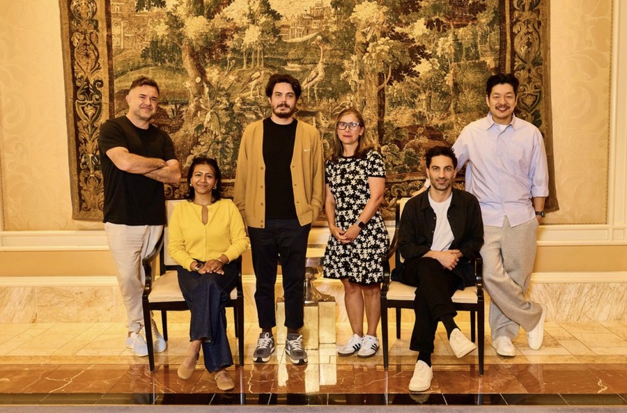 ▲ 2025 Lia 'Creativity In B2B and Transformative Business Impact' 부문 심사위원단. 빌염 융폰매트한강 CCO(우측). ©Lia