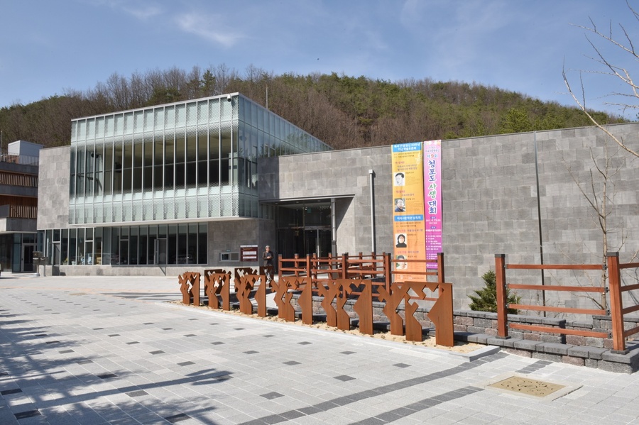 ▲ 경북도 안동시가 문화체육관광부가 주최하고 한국출판문화산업진흥원이 주관하는 ‘2026 독서기반 지역 활성화’공모 사업 대상지로 최종 선정됐다.(이육사 문학관)ⓒ경북도