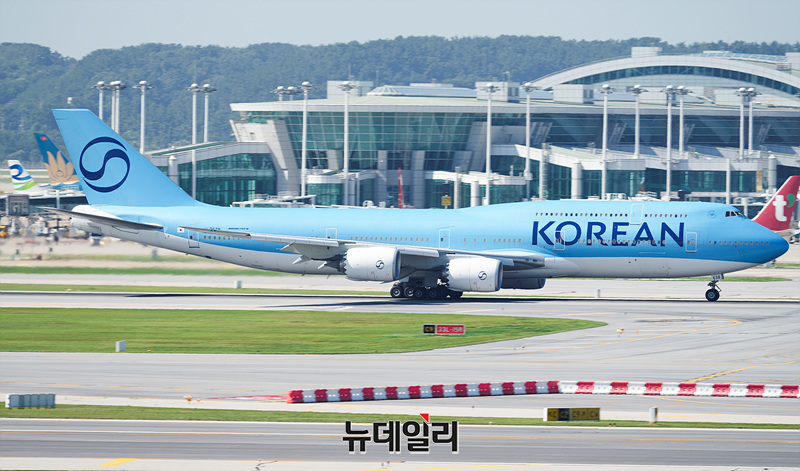 ▲ 대한항공과 아시아나항공이 올해 임금교섭에서 쉽지 않은 시기를 보내고 있다. ⓒ뉴데일리DB