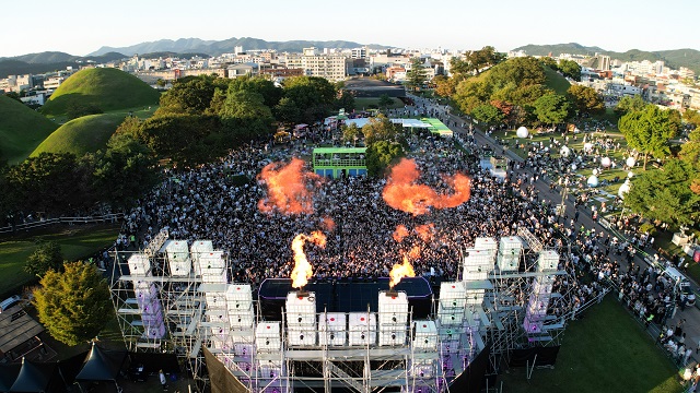 ▲ 경주시는 지난 10일부터 12일까지 3일간 봉황대와 월정교, 쪽샘지구 일원에서 열린 ‘제52회 신라문화제’가 성황리에 막을 내렸다.ⓒ경주시