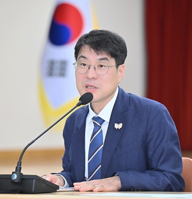 ▲ 김정기 대구시장 권한대행은 “국정감사와 더불어 예산심의, 행정사무감사 등 현안업무로 바쁘더라도, 10월은 행사가 많은 시기인 만큼 시민들이 안전하게 즐길 수 있도록 만전을 기해달라”고 당부했다.ⓒ대구시