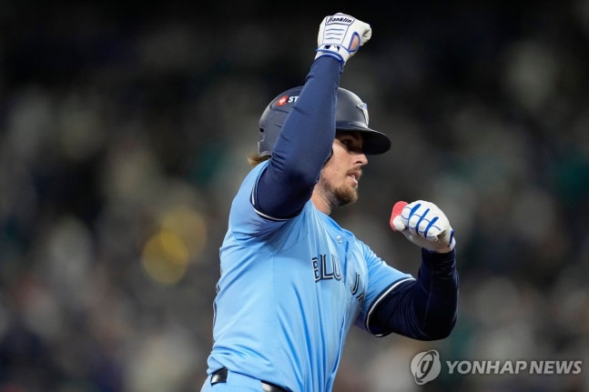 ▲ 토론토가 홈런 5방을 앞세워 시애틀을 대파하며 ALCS 1승 2패를 기록했다.ⓒ연합뉴스 제공