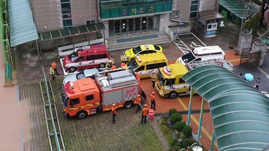 ▲ 지난 13일 인천 대인고에 폭발물이 설치됐다는 신고가 접수돼 소방당국이 출동했다. ⓒ연합뉴스 제공