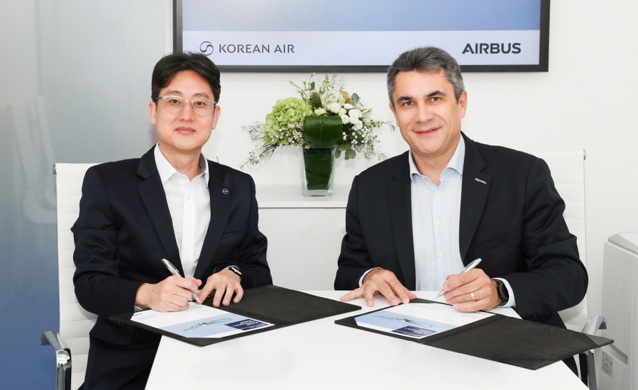 ▲ 오종훈 대한항공 예지정비팀장, 파브리스 비욤 에어버스 디지털 서비스 성장·혁신 책임자 ⓒ대한항공