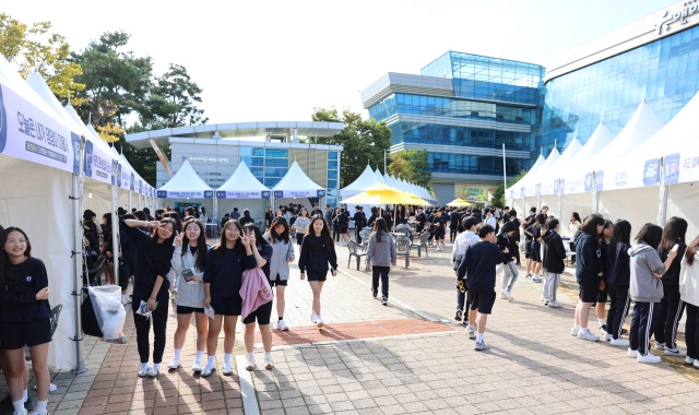 ▲ 2025년 청소년 진로박람회 행사장 현장ⓒ화성시 제공