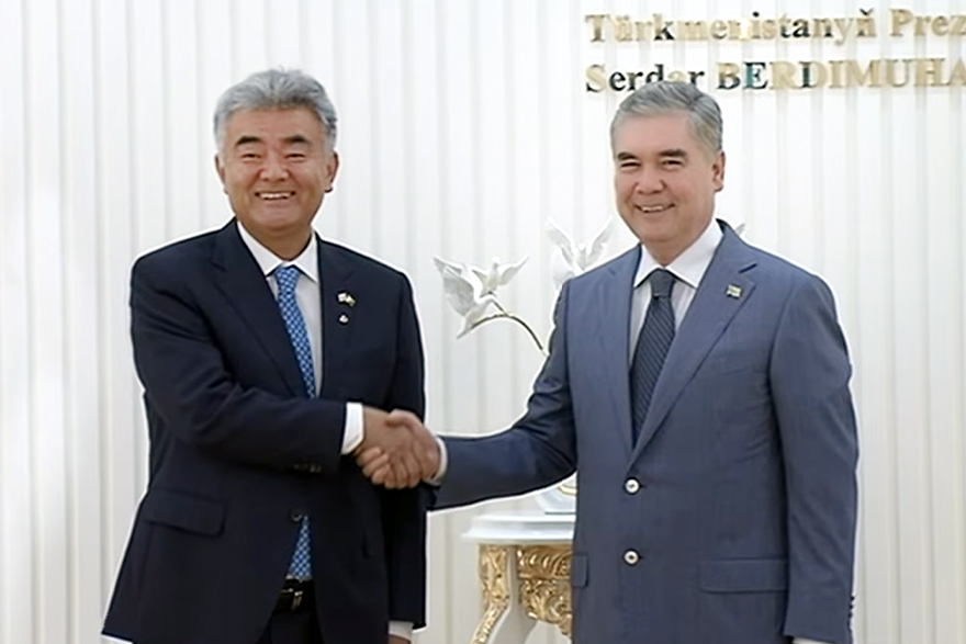 ▲ 정원주 회장이 구르반굴리 베르디무하메도프 투르크메니스탄 최고지도자를 예방하고 있다ⓒ대우건설