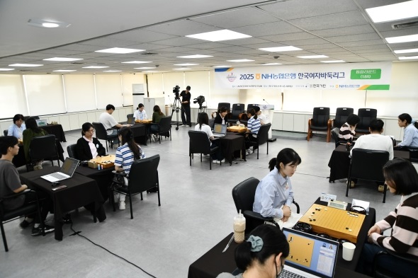 ▲ 한국여자바둑리그에서 서울 부광약품이 12승 4패로 1위에 올라 챔피언결정전에 직행했다.ⓒ한국기원 제공