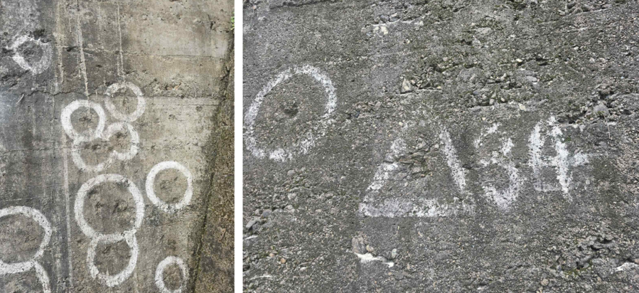 ▲ 노근리 쌍굴 벽의 총탄 흔적 표식.ⓒ청주 갤러리PA