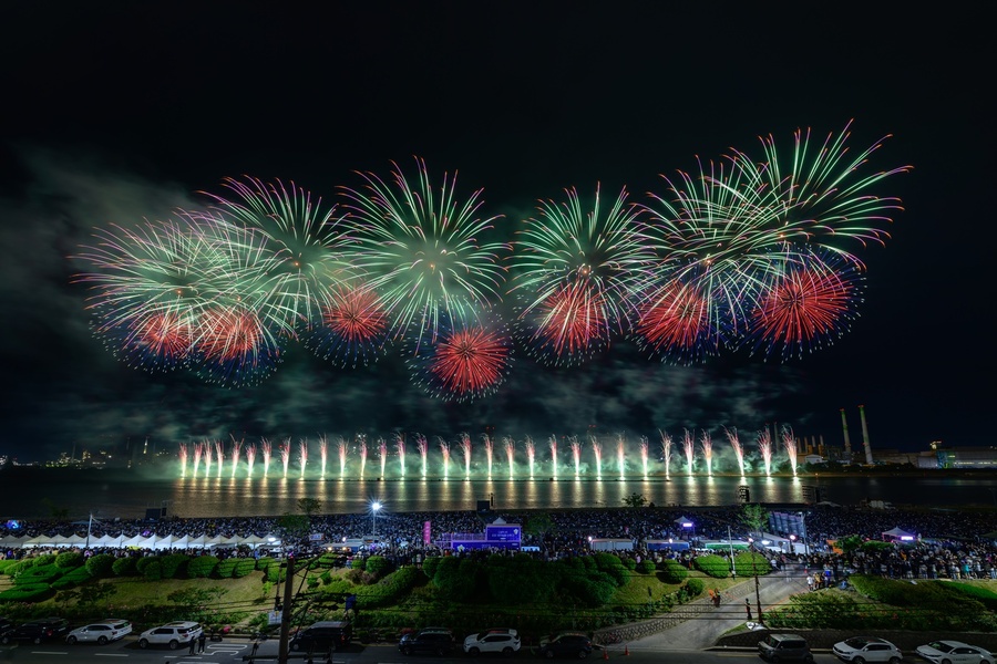 ▲ 2025년 APEC 정상회의의 성공적 개최를 기원하며, 포항 영일대에서 불빛 축제가 열린다.ⓒ경북도