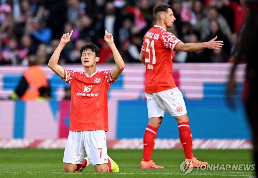 ▲ 마인츠의 이재성이 올 시즌 리그 첫 골을 넣었으나, 팀은 레버쿠젠에 3-4로 패배했다.ⓒ연합뉴스 제공