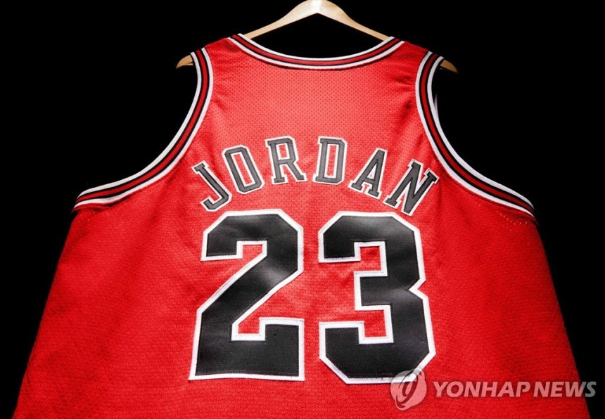 ▲ NBA 시카고 불스를 최강으로 이끈 조던이 스포츠 역사상 가장 존경 받는 선수 1위로 선정됐다.ⓒ연합뉴스 제공