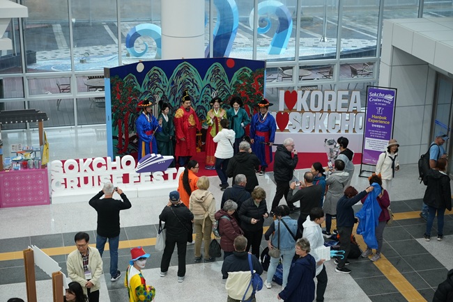 ▲ 속초항 크루즈 축제 모습. ⓒ강원관광재단