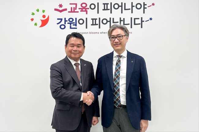 ▲ 강원특별자치도교육청이 20일 오후 2시, 본청 정책협의실에서 호주 퀸즐랜드주 교육부와 국제교육협력 강화를 위한 실무협의회를 개최하고, 양 기관 간 교육 협력 의향서(Statement of Intent) 체결 추진 등 향후 협력 방향을 논의했다. ⓒ강원특별자치도교육청