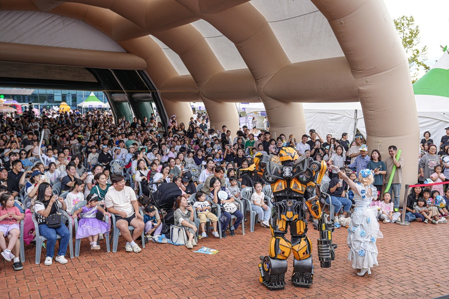 ▲ 달성군(군수 최재훈)은 오는 10월 25일과 26일 오후 1시부터 5시까지, 강정보 디아크 광장 일대에서 ‘YES! 키즈존’ 4회차 축제가 열린다(2025년 3회차 행사 사진).ⓒ달성군