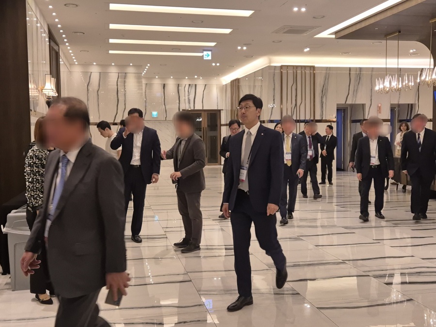 ▲ 20일 여의도에 위치한 중소기업중앙회에서 열린 2025 식품산업 ESG 공동실천 선언식 및 경영포럼에 이창엽 롯데웰푸드 대표이사가 참석하고 있다.ⓒ조현우 기자