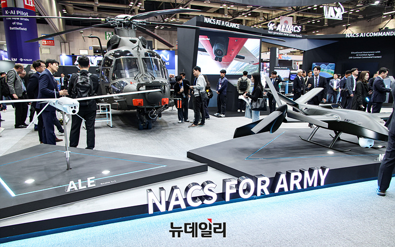 ▲ KAI 부스에서는 LAH이 단연 눈에 띄었다. ⓒ뉴데일리DB