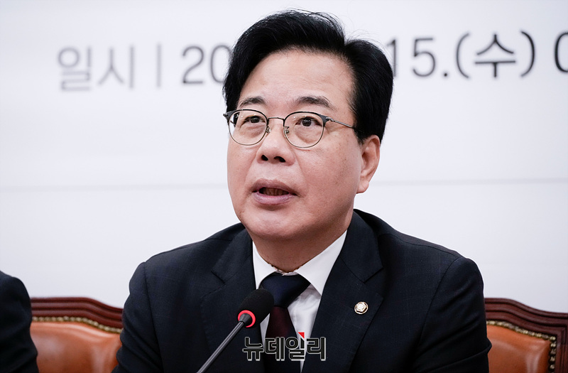 ▲ 송언석 국민의힘 원내대표가 15일 오전 국회에서 열린 국가전산망 먹통 마비 사태 긴급 대응 TF 임명장 수여식에서 인사말을 하고 있다. ⓒ서성진 기자