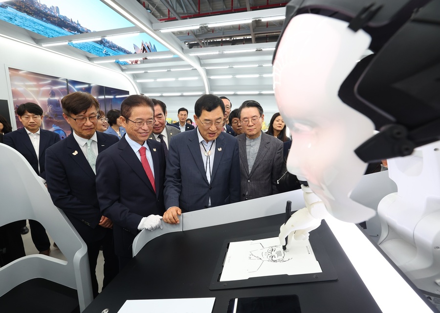 ▲ 이철우 경북도지사는 ‘2025년 APEC 정상회의 최종 추진상황 점검회의'를 주재하고, 성공개최를 위한 막바지 점검에 나섰다.ⓒ경북도