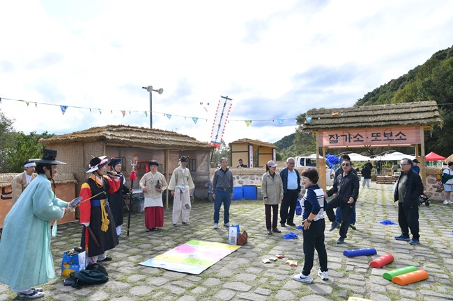 ▲ 대한민국 대표 한우 축제인 '제21회 횡성한우축제'가 22일 횡성군 섬강둔치 일원에서 개막했다. 축제는 26일까지 열린다. ⓒ횡성군