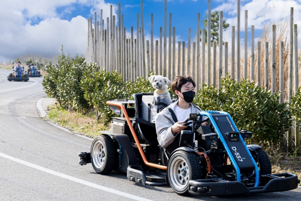 ▲ 메종 글래드 제주가 반려견과 함께 다채로운 액티비티 프로그램을 즐길 수 있는 호캉스 상품을 선보인다.ⓒ메종 글래드 제주