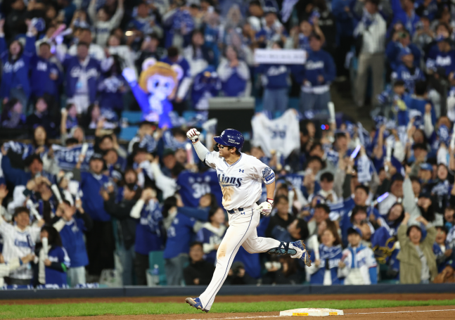 ▲ '가을의 영웅' 김영웅의 기세를 앞세운 삼성과 자존심 회복을 노리는 폰세를 앞세운 한화가 마지막 대결을 기다리고 있다.ⓒ연합뉴스 제공