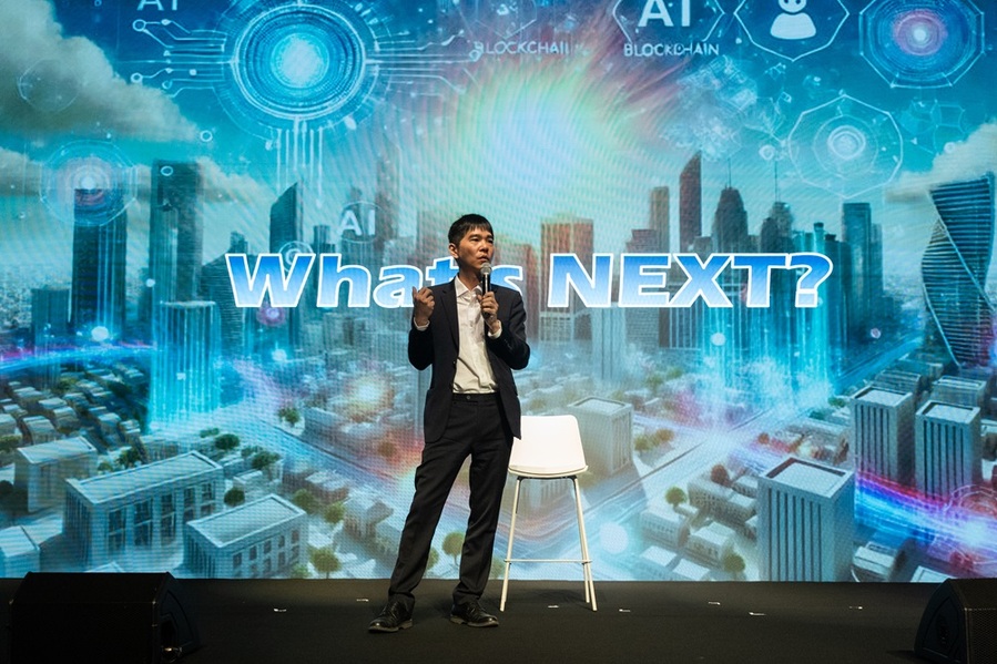 ▲ 23일 더에스엠씨가 강남구 소재 라움아트센터에서 개최한 'POST FORUM 2025'에서 이세돌 울산과학기술원(UNIST) 특임교수가 강연하고 있다. ⓒ더에스엠씨