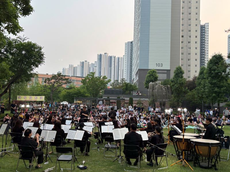▲ 천안시립교향악단의 2025 우리동네콘서트 공연 모습.ⓒ천안시