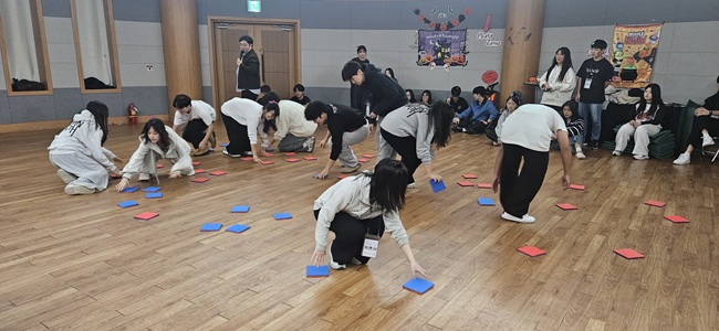 ▲ 영월군청소년수련관이 지난 25일부터 26일까지 무박 2일 일정으로 열린 '2025년 잠 못 이루는 밤 –  ▲ 영월군청소년수련관이 지난 25일부터 26일까지 무박 2일 일정으로 열린 '2025년 잠 못 이루는 밤 –