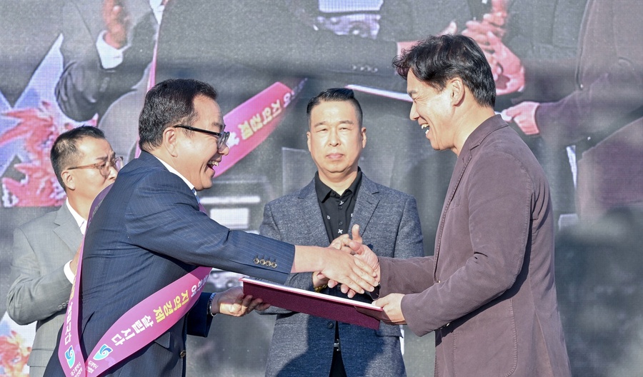 ▲ 두류공원 인라인스케이트장에서 열린 이번 전시회는 올해 12회째로 지역 전통시장의 우수상품을 전시하고 판매하는 자리가 됐다.ⓒ대구시