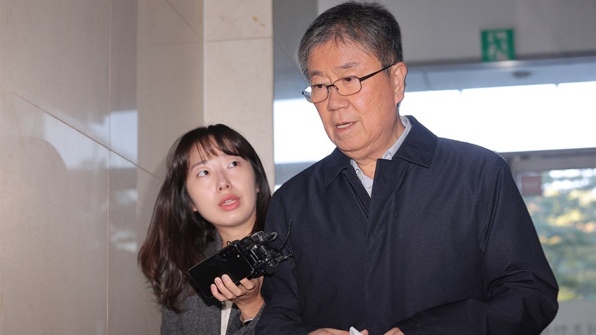 ▲ 김대기 전 대통령실 비서실장이 27일 서울 서초구 순직해병 특별검사팀에 참고인 신분으로 출석하고 있다. ⓒ연합뉴스