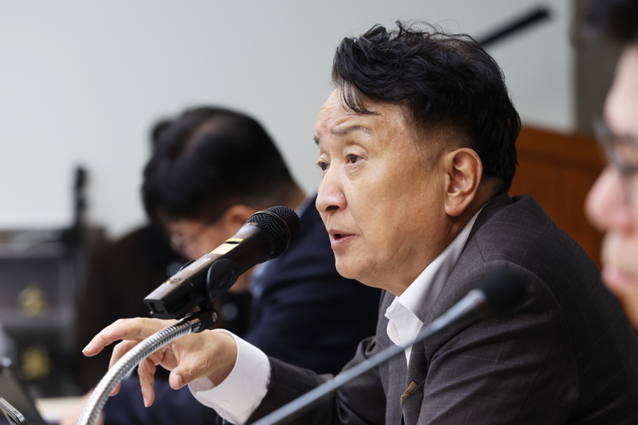 ▲ 27일 간부회의를 주재하고 있는 김영환 충북도지사.ⓒ충북도