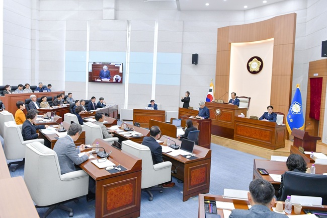 ▲ 횡성군의회가 27일부터 29일까지 제331회 임시회를 열고 주요 안건을 심의·의결한다. ⓒ횡성군 ▲ 횡성군의회가 27일부터 29일까지 제331회 임시회를 열고 주요 안건을 심의·의결한다. ⓒ횡성군