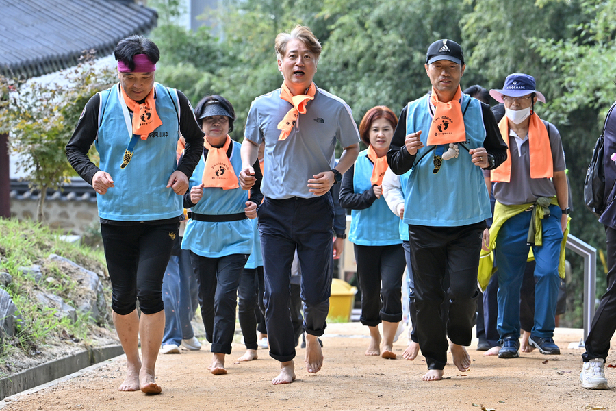 ▲ 서구, '걸어서 100세까지' … 걷기 선도도시로 성큼ⓒ광주시 서구청 제공 ▲ 서구, '걸어서 100세까지' … 걷기 선도도시로 성큼ⓒ광주시 서구청 제공