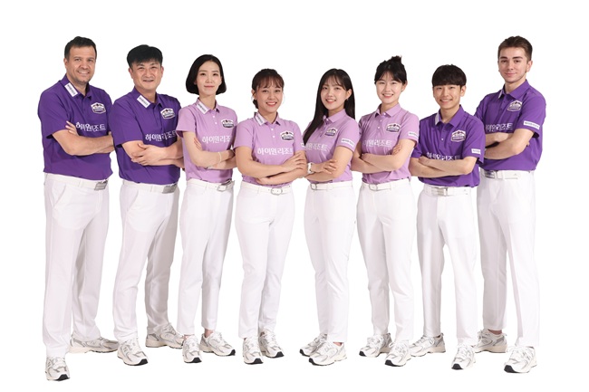 ▲ 강원랜드가 운영하는 프로당구팀인 '하이원 위너스'의 단체 사진. ⓒ강원랜드 ▲ 강원랜드가 운영하는 프로당구팀인 '하이원 위너스'의 단체 사진. ⓒ강원랜드