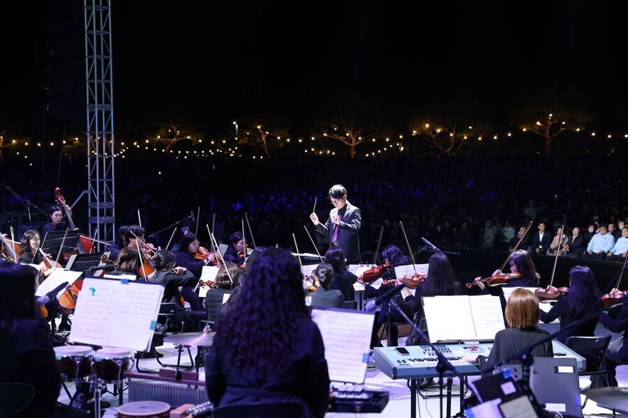 ▲ 18일 개막식 축하 공연 중인 밀레니엄 심포니 오케스트라ⓒ장성군 제공