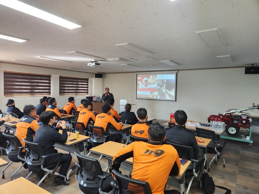 ▲ 농기계안전사고 대비_인명구조훈련_교육ⓒ장흥소방서 제공 ▲ 농기계안전사고 대비_인명구조훈련_교육ⓒ장흥소방서 제공