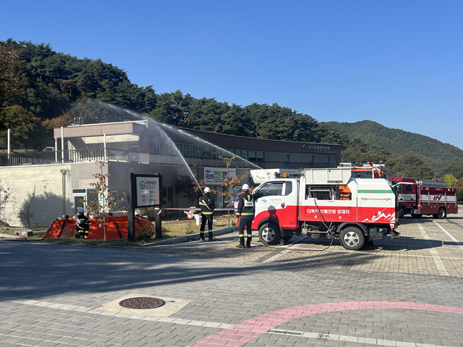 ▲ 국립공원공단이 지난 28일 치악산국립공원 체험학습관 일원에서 2025년 재난대응 안전한국훈련을 실시했다. ⓒ국립공원공단 ▲ 국립공원공단이 지난 28일 치악산국립공원 체험학습관 일원에서 2025년 재난대응 안전한국훈련을 실시했다. ⓒ국립공원공단