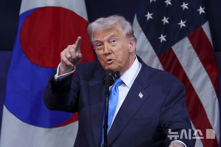 ▲ 도널드 트럼프 미국 대통령이 29일 경북 경주예술의전당에서 열린 아시아태평양경제협력체(APEC) CEO 써밋에서 특별연설을 하고 있다. ⓒ뉴시스