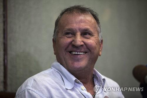 ▲ '하얀 펠레'라 불린 브라질의 축구 영웅 지쿠가 축구 역사상 가장 위대한 '미들라이커' 1위로 선정됐다.ⓒ연합뉴스 제공