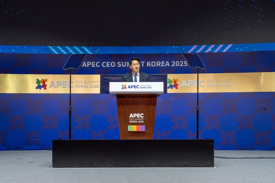 ▲ 오경석 두나무 대표가 29일 경주예술의전당 화랑홀에서 열린 ‘APEC CEO 서밋 코리아 2025’에서 ‘통화와 글로벌 금융시장의 미래’를 주제로 기조연설을 하고 있다. ⓒ두나무