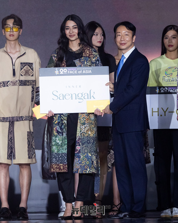 ▲ 이너생각상 - 24 Shakhnoza Abdullaeva  / 에이치엘비 김범수 부사장