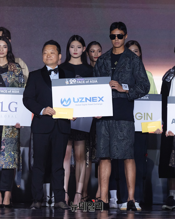 ▲ 우즈넥스상 - 남 21 Turgunbek Anarbekov (키르기스스탄) / 코베아그룹 이창용 회장