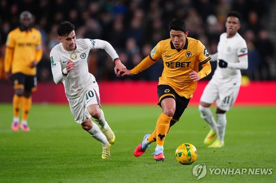 ▲ 황희찬이 시즌 첫 도움을 올렸으나, 울버햄튼은 첼시에 패배하며 리그컵에서 탈락했다.ⓒ연합뉴스 제공