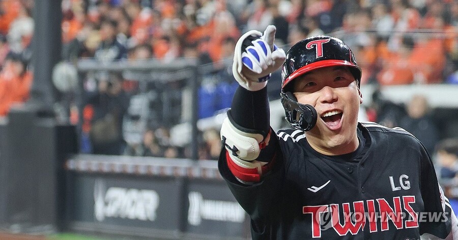 ▲ LG 김현수가 PS 통산 100안타에 1개만 남겨놓고 있다.ⓒ연합뉴스 제공